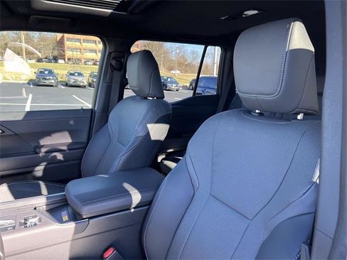 Certified 2024 Lexus GX 550 image 9