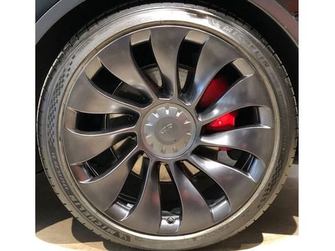 Used 2022 Tesla Model Y Performance image 9