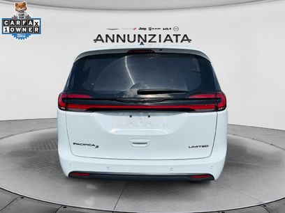 Used 2025 Chrysler Pacifica Limited