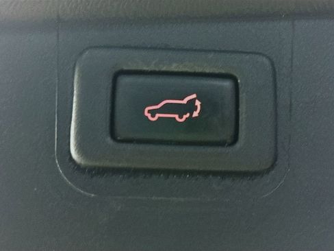 Used 2018 Subaru Outback 2.5i Limited image 32