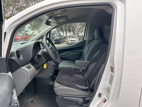 Used 2019 Nissan NV200 SV w/ Back Door Glass Package image 13