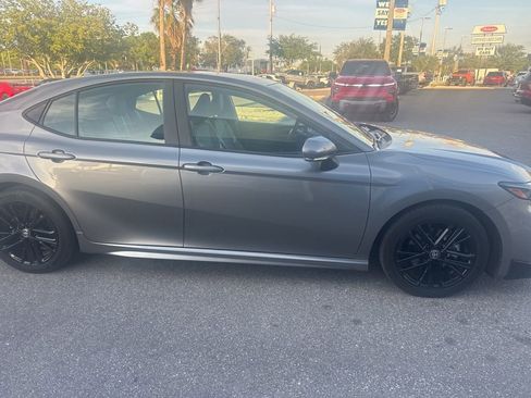 Used 2025 Toyota Camry SE FWD image 2