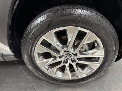 Used 2019 Toyota RAV4 XLE Premium w/ Cold Weather Package FWD image 14