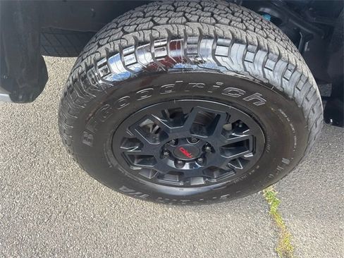 Used 2024 Toyota Tacoma TRD Off-Road image 11