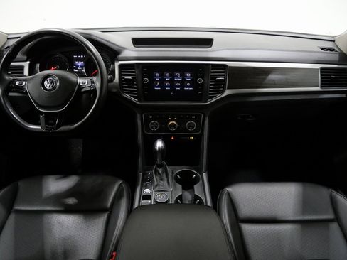 Used 2019 Volkswagen Atlas SE w/ Towing Package image 9