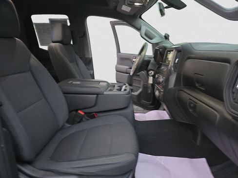 Used 2019 Chevrolet Silverado 1500 Custom w/ Custom Value Package image 9