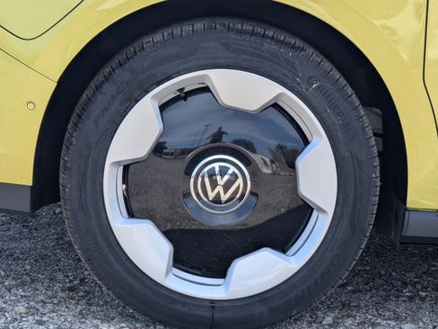 New 2025 Volkswagen ID. Buzz Pro S Plus AWD/4WD image 5