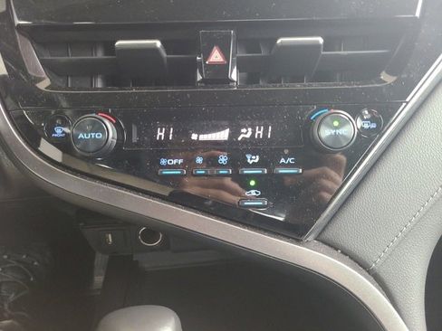 Used 2024 Toyota Camry SE image 27