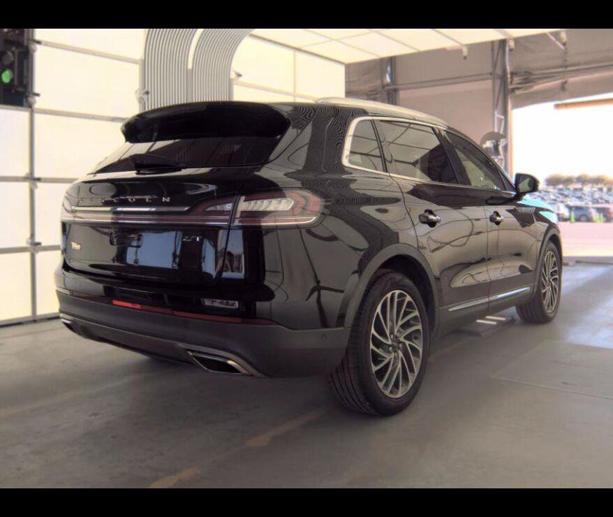 Used 2019 Lincoln Nautilus Reserve FWD image 9