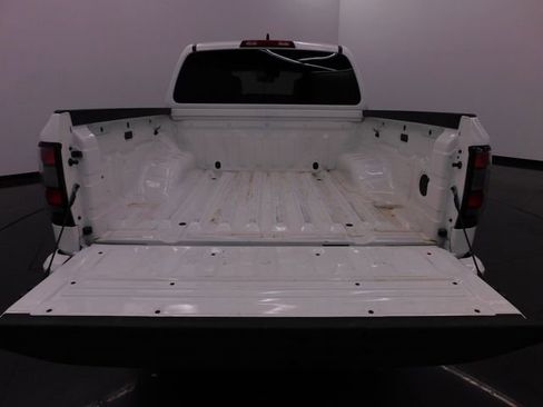 Used 2024 Nissan Frontier SV image 12