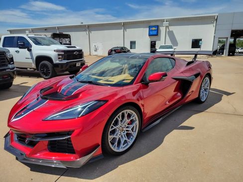 Used 2025 Chevrolet Corvette ZR1 w/ ZR1 Carbon Fiber Aero Package RWD image 2