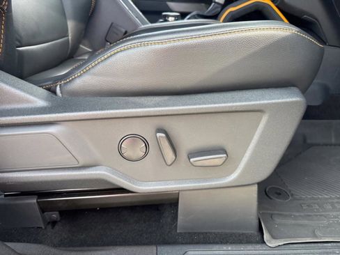 Used 2023 Ford Bronco Badlands image 37