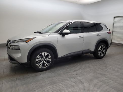 Used 2021 Nissan Rogue SV FWD image 2