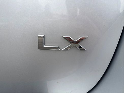 Used 2018 Kia Sedona LX w/ LX Essentials Premium Package image 23