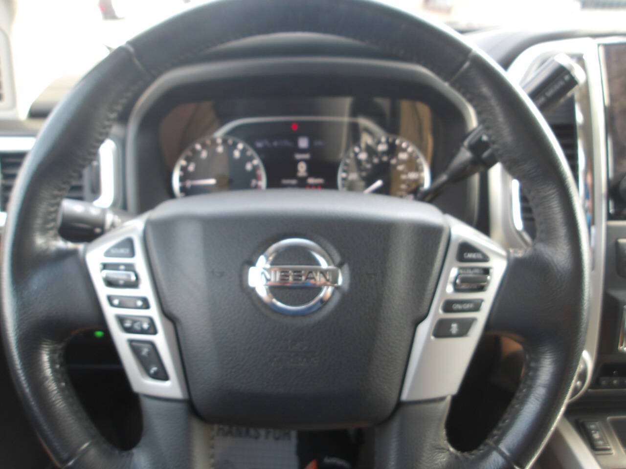 Used 2021 Nissan Titan SV w/ SV Convenience Package AWD/4WD image 16