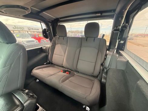 Certified 2022 Jeep Wrangler Sport AWD/4WD image 10