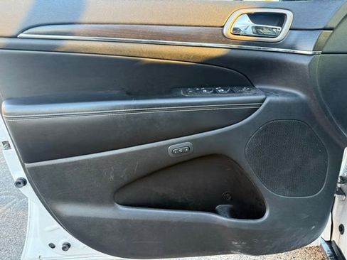 Used 2014 Jeep Grand Cherokee Limited image 10