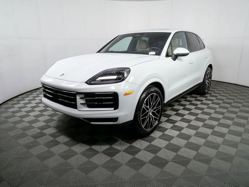 New 2026 Porsche Cayenne image 1