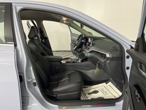 New 2025 Nissan Altima 2.5 SR image 39