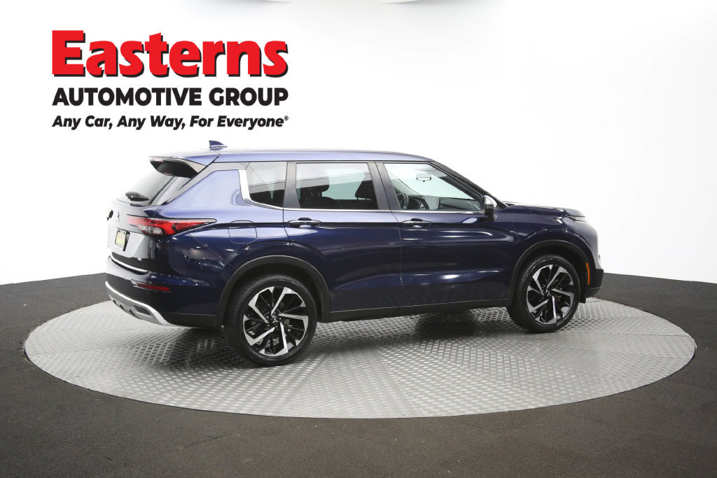 Used 2023 Mitsubishi Outlander SE AWD/4WD image 44