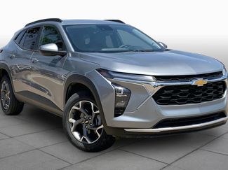 Used 2025 Chevrolet Trax LT FWD video 2