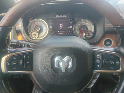Used 2022 RAM 1500 Limited AWD/4WD image 12