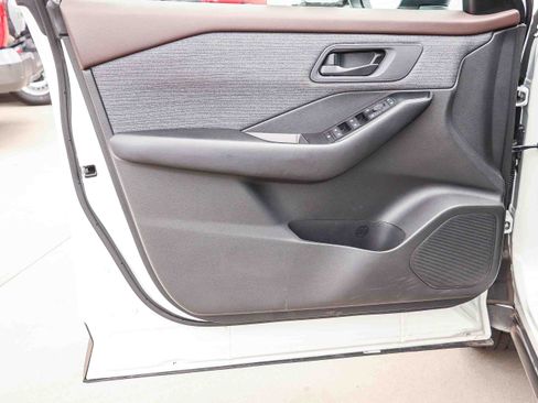 Used 2023 Nissan Rogue S AWD/4WD image 21