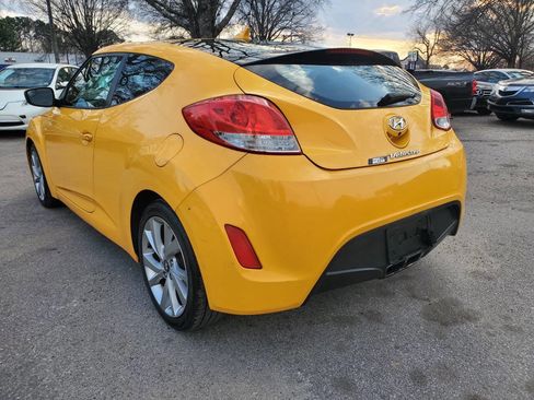 Used 2016 Hyundai Veloster image 5