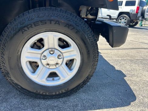 Used 2016 Jeep Wrangler Unlimited Sport AWD/4WD image 19