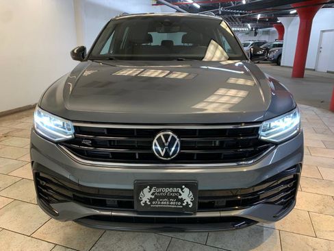 Used 2022 Volkswagen Tiguan SE R-Line image 4