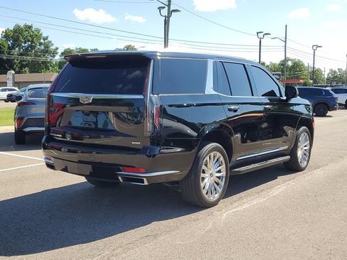 Used 2024 Cadillac Escalade Premium Luxury w/ LPO, Floor Liner Package AWD/4WD image 4