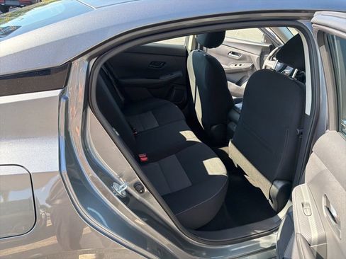 Used 2025 Nissan Sentra SV FWD image 17