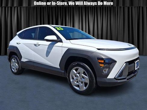 Certified 2025 Hyundai Kona SE AWD/4WD image 1