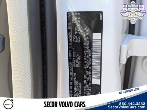 Certified 2024 Volvo XC60 T8 Plus w/ Protection Package Premier AWD/4WD image 27