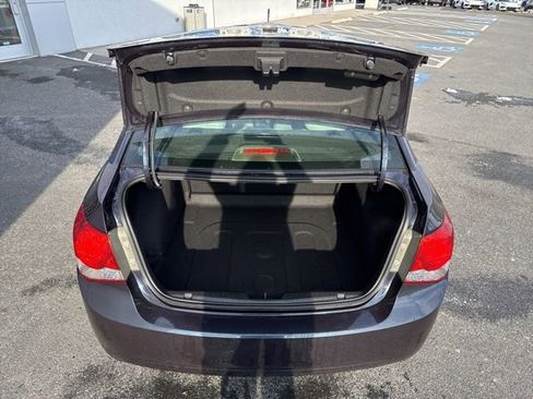 Used 2015 Chevrolet Cruze LT image 16