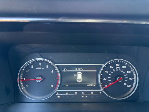 Used 2023 Kia Sorento LX FWD image 10