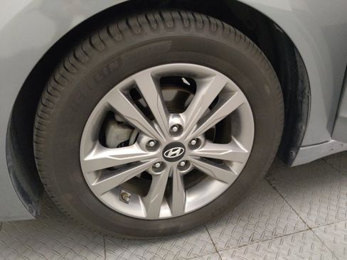 Used 2018 Hyundai Elantra SEL FWD image 31