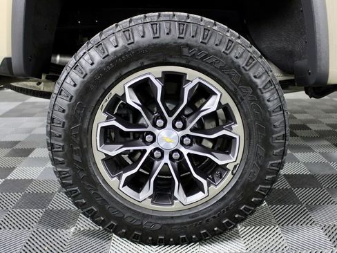Used 2022 Chevrolet Colorado ZR2 AWD/4WD image 13
