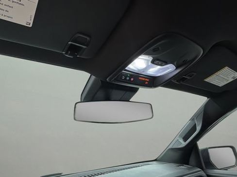 Used 2025 Chevrolet Colorado Trail Boss image 28