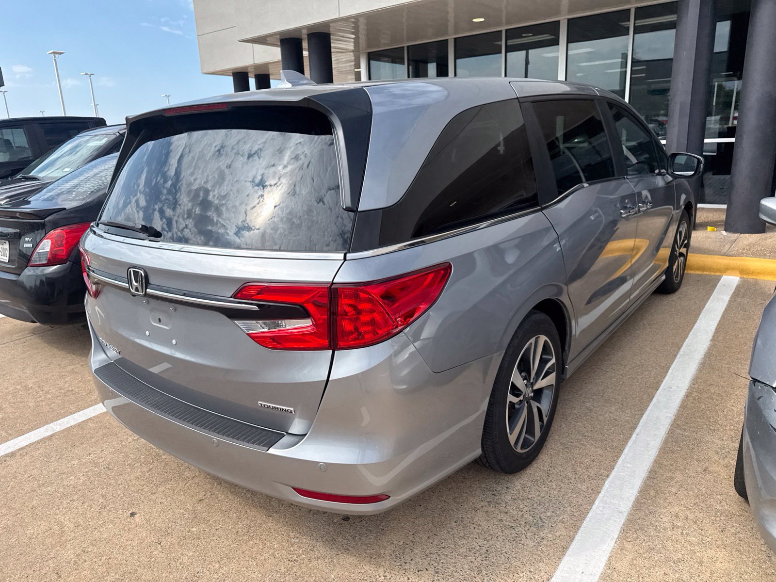 Used 2023 Honda Odyssey Touring image 10