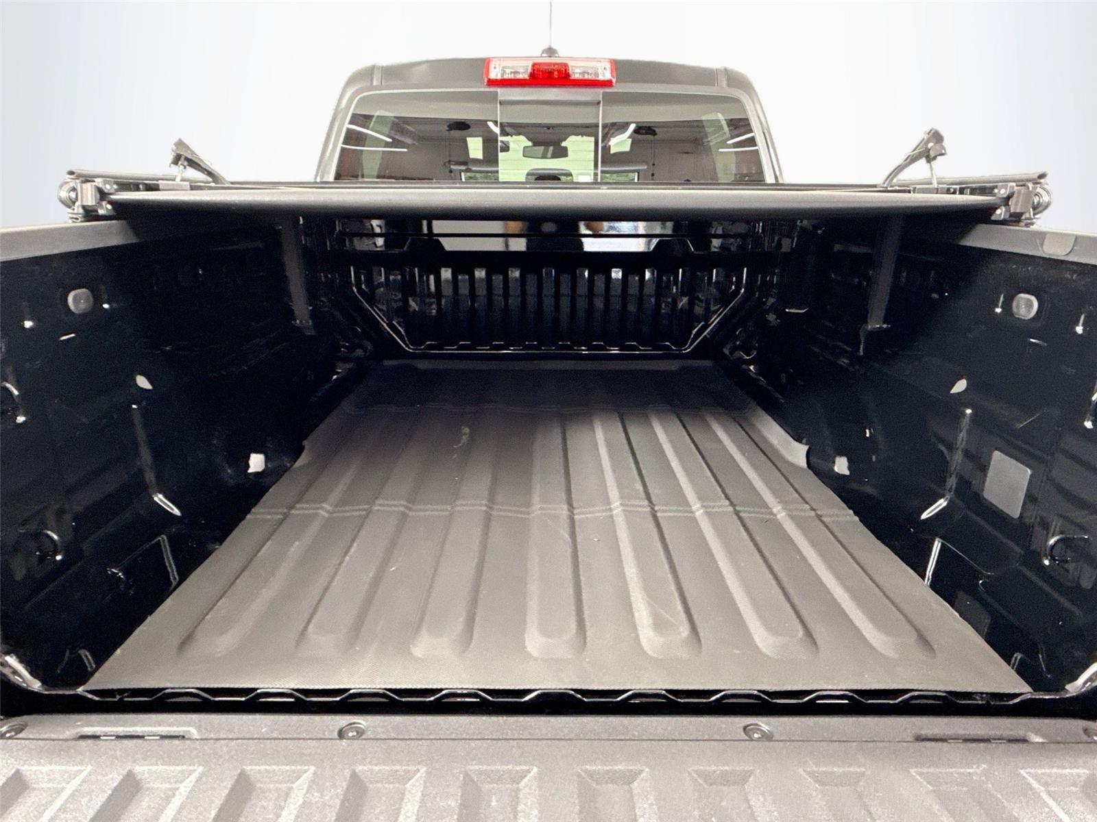 Used 2026 Chevrolet Colorado LT RWD image 36