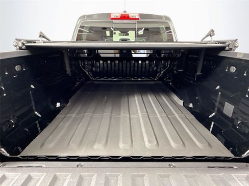 Used 2026 Chevrolet Colorado LT RWD image 36