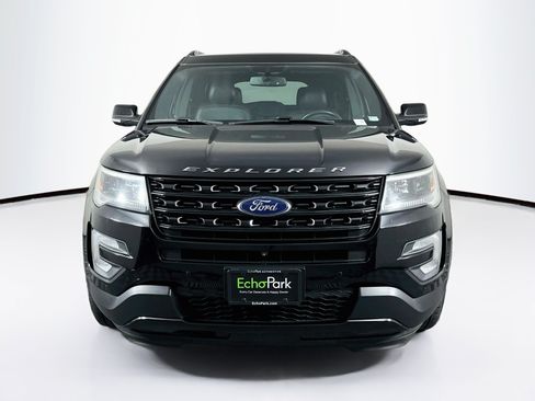 Used 2017 Ford Explorer Sport w/ Equipment Group 401A AWD/4WD image 2