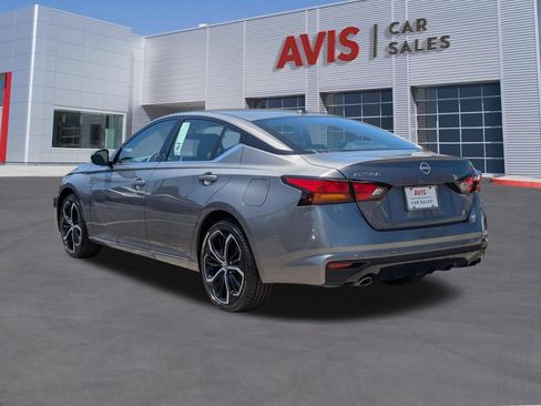 Used 2025 Nissan Altima 2.5 SR AWD/4WD image 9