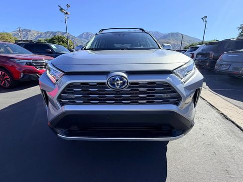 Used 2021 Toyota RAV4 Limited AWD/4WD image 8