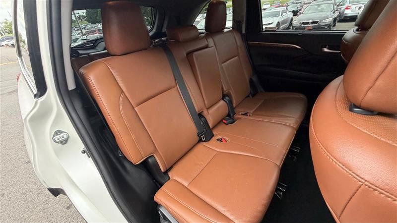 Used 2019 Toyota Highlander Limited AWD/4WD image 21
