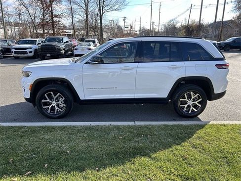Certified 2024 Jeep Grand Cherokee Limited image 5