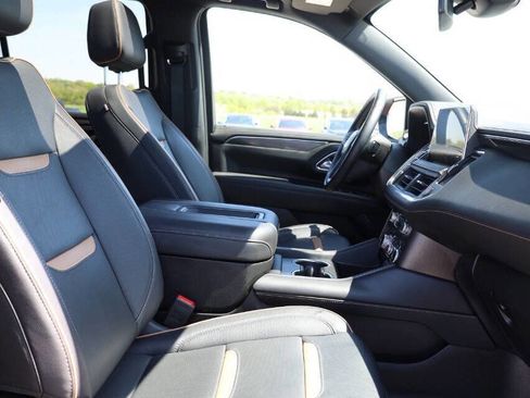 Used 2024 GMC Yukon AT4 w/ Technology Package AWD/4WD image 15