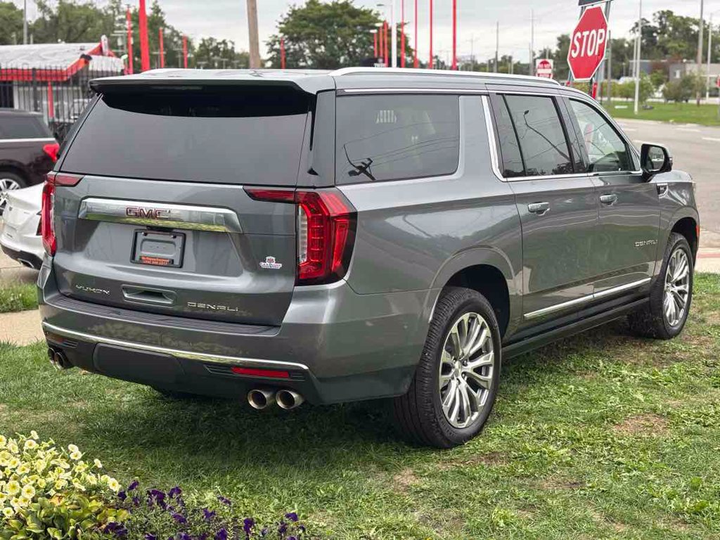 Used 2021 GMC Yukon XL Denali w/ Denali Ultimate Package AWD/4WD image 8