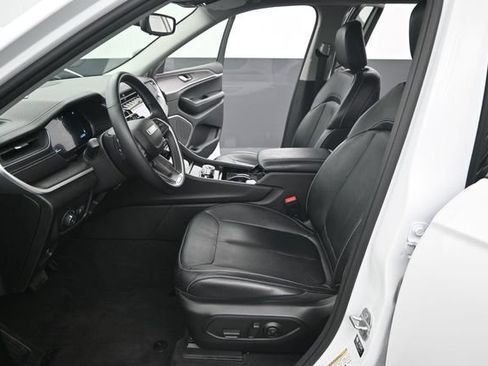 Used 2022 Jeep Grand Cherokee Limited AWD/4WD image 13